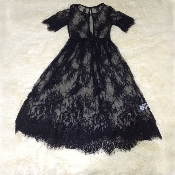 Robe en dentelle transparent